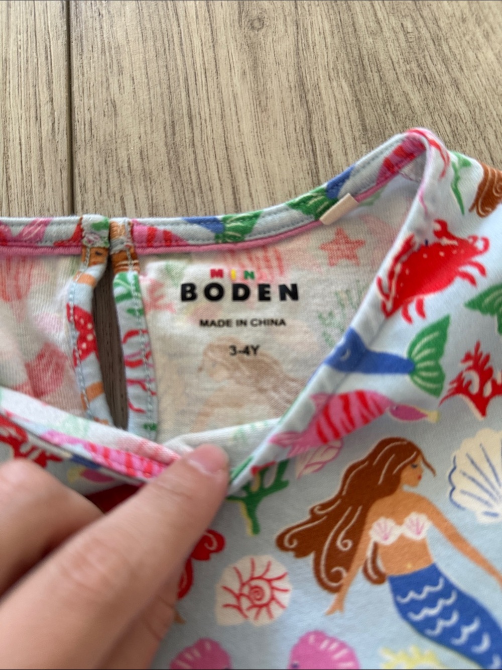 Mini Boden Girls Mermaid Print Twirly Jersey Dress 3-4Y - Picture 4 of 7